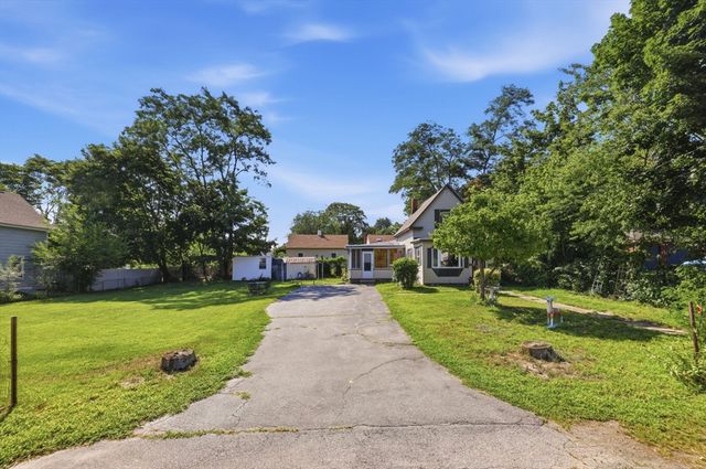 48 Grant St, Dracut, MA 01826