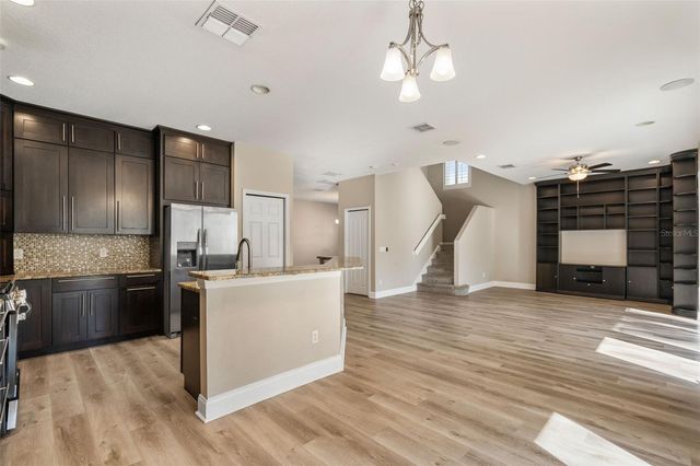 9450 LEATHERWOOD AVENUE, Tampa, FL 33647