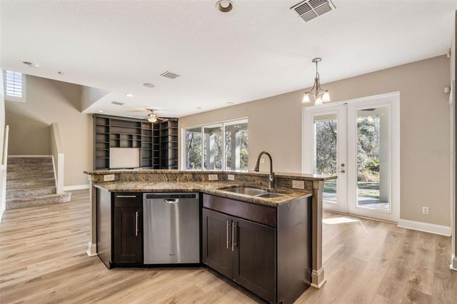 9450 LEATHERWOOD AVENUE, Tampa, FL 33647