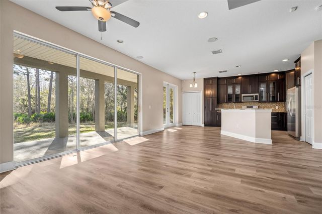 9450 LEATHERWOOD AVENUE, Tampa, FL 33647