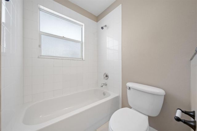 9450 LEATHERWOOD AVENUE, Tampa, FL 33647