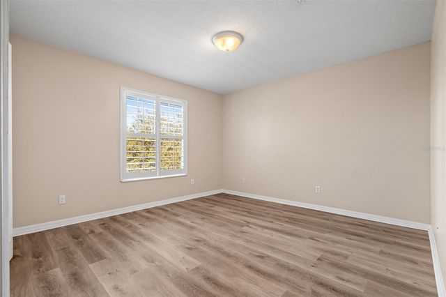 9450 LEATHERWOOD AVENUE, Tampa, FL 33647