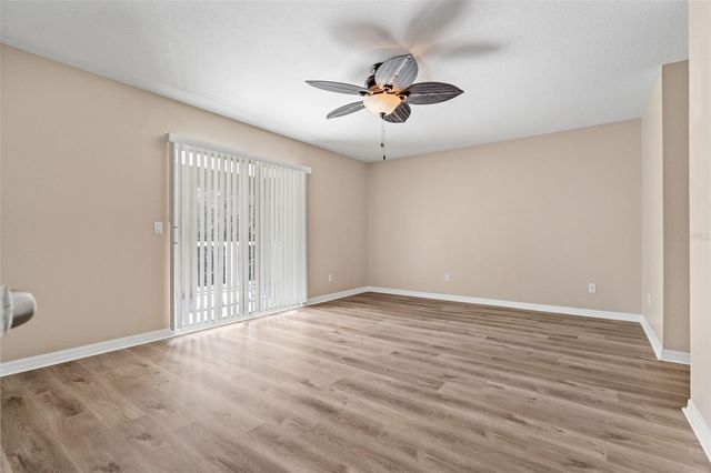 9450 LEATHERWOOD AVENUE, Tampa, FL 33647