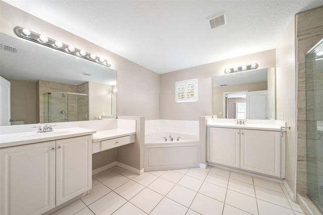 9450 LEATHERWOOD AVENUE, Tampa, FL 33647