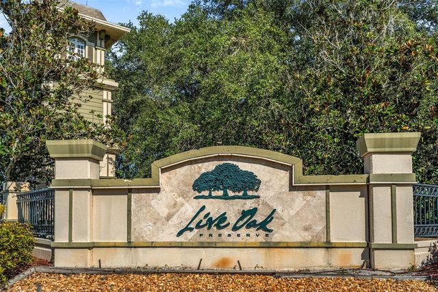 9450 LEATHERWOOD AVENUE, Tampa, FL 33647