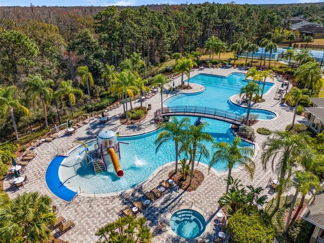 9450 LEATHERWOOD AVENUE, Tampa, FL 33647