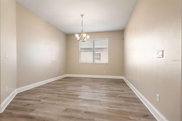 9450 LEATHERWOOD AVENUE, Tampa, FL 33647