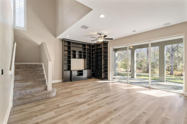 9450 LEATHERWOOD AVENUE, Tampa, FL 33647