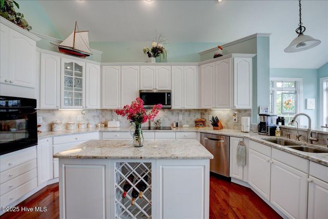 1112 Harbour Pointe Drive, New Bern, NC 28560