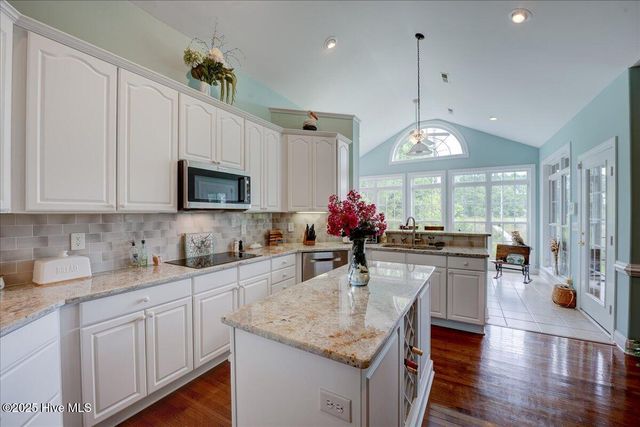 1112 Harbour Pointe Drive, New Bern, NC 28560