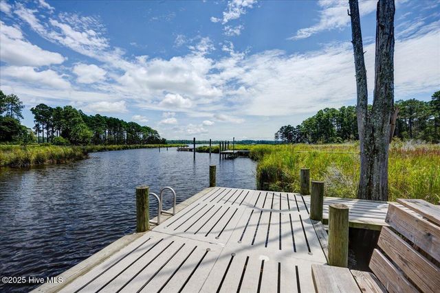 1112 Harbour Pointe Drive, New Bern, NC 28560