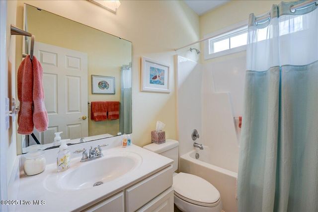 1112 Harbour Pointe Drive, New Bern, NC 28560
