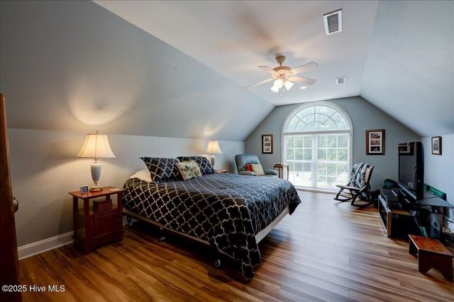 1112 Harbour Pointe Drive, New Bern, NC 28560