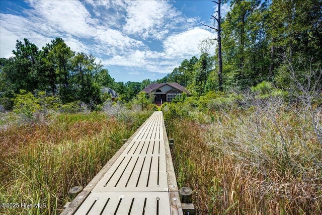 1112 Harbour Pointe Drive, New Bern, NC 28560