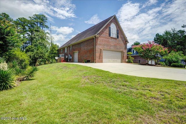 1112 Harbour Pointe Drive, New Bern, NC 28560