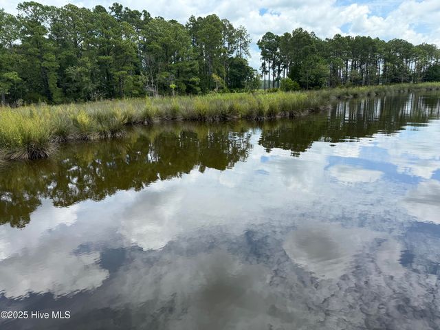 1112 Harbour Pointe Drive, New Bern, NC 28560