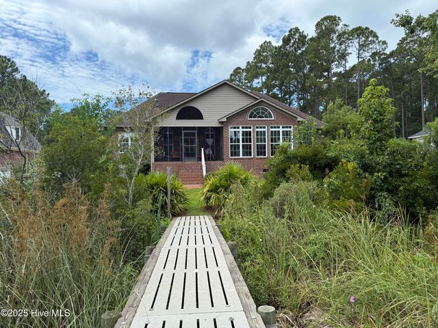 1112 Harbour Pointe Drive, New Bern, NC 28560