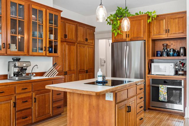 1617 Summit Avenue, Saint Paul, MN 55105