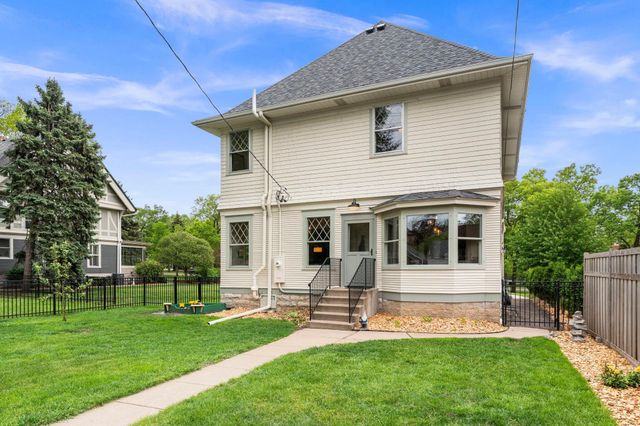1617 Summit Avenue, Saint Paul, MN 55105