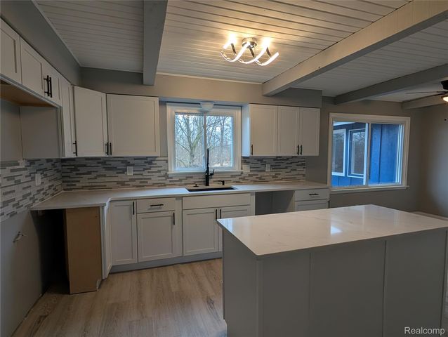 6353 Perry Road, Grand Blanc Charter Township, MI 48439