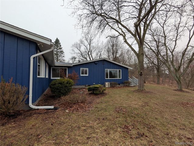 6353 Perry Road, Grand Blanc Charter Township, MI 48439