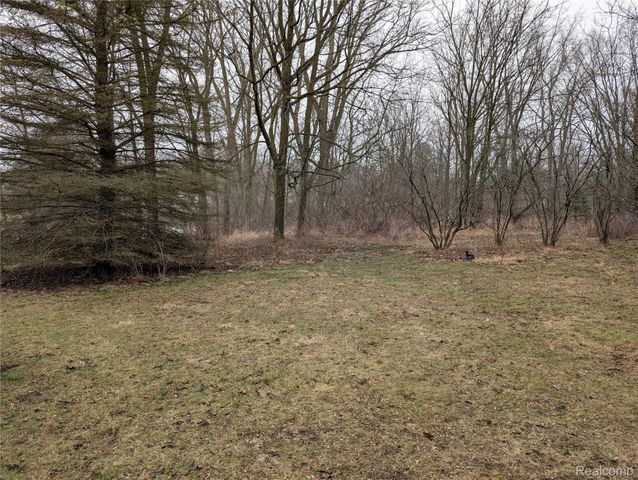 6353 Perry Road, Grand Blanc Charter Township, MI 48439