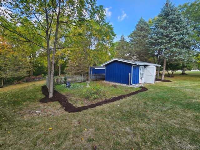 6353 Perry Road, Grand Blanc Charter Township, MI 48439