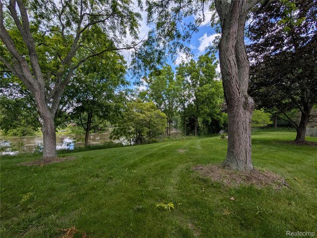 6353 Perry Road, Grand Blanc Charter Township, MI 48439