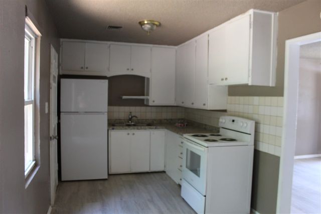 1807 NW Taylor, Lawton, OK 73507