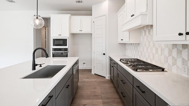 358 Cleveland Way, New Braunfels, TX 78130