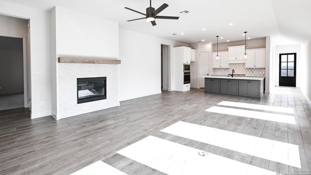 358 Cleveland Way, New Braunfels, TX 78130