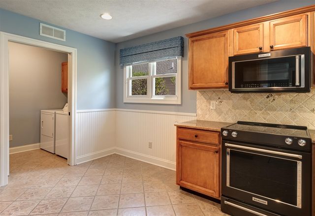 2926 Grand Isle Drive, Belmont, MI 49306
