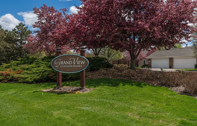 2926 Grand Isle Drive, Belmont, MI 49306