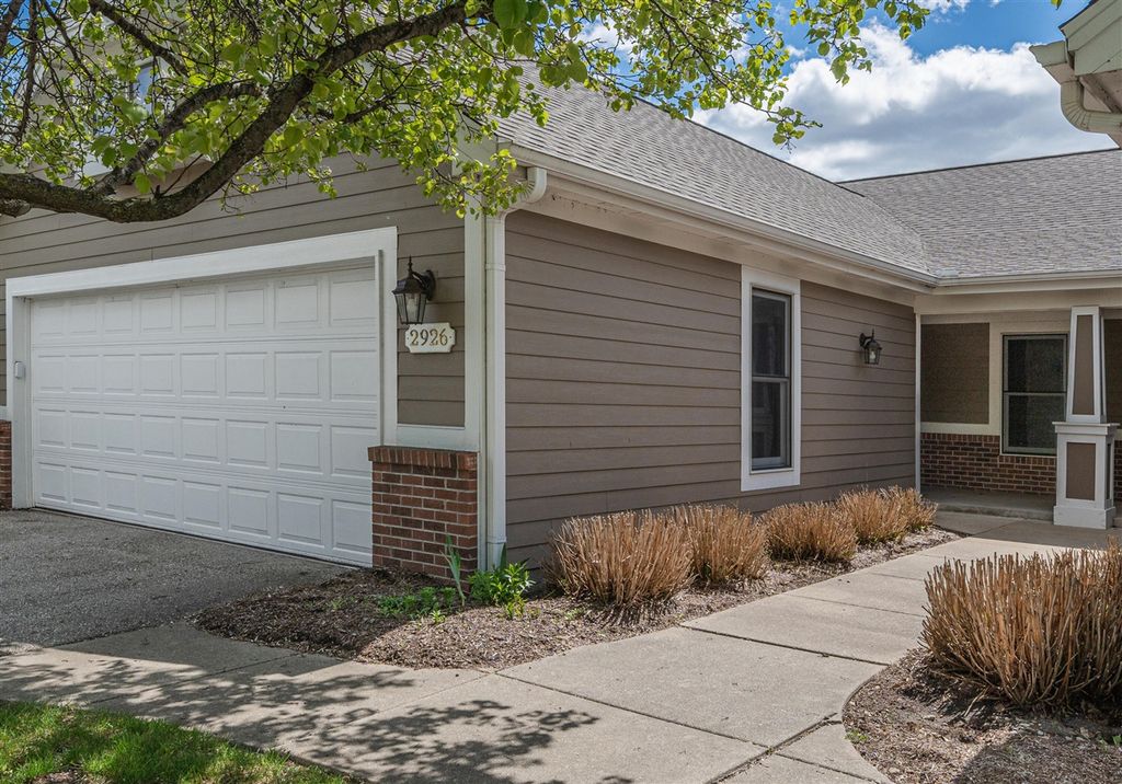 2926 Grand Isle Drive, Belmont, MI 49306