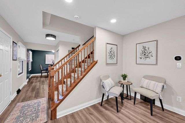 8021 W Cascade DRIVE, Franklin, WI 53132