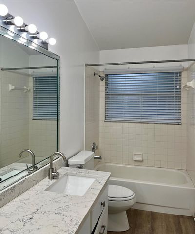 9318 HERITAGE OAK COURT, Tampa, FL 33647