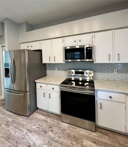 9318 HERITAGE OAK COURT, Tampa, FL 33647