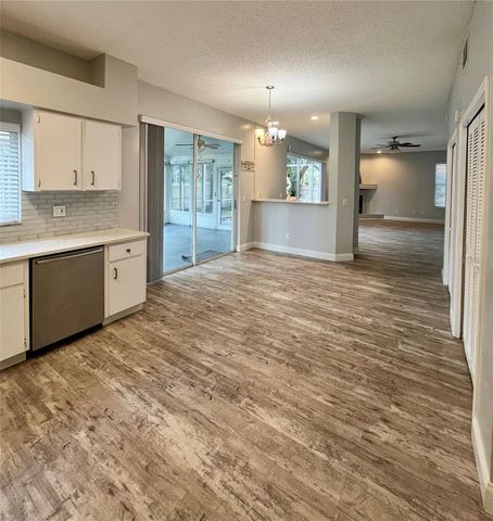 9318 HERITAGE OAK COURT, Tampa, FL 33647