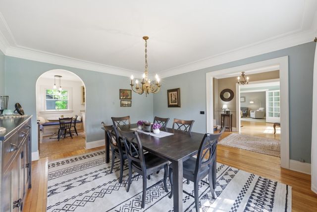 413 38th Place, Des Moines, IA 50312