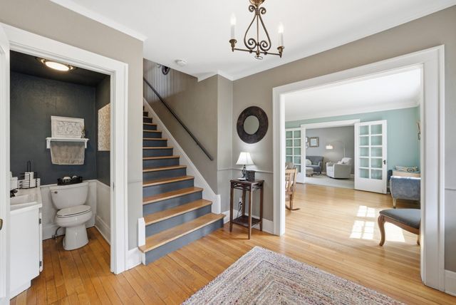 413 38th Place, Des Moines, IA 50312