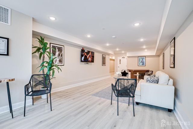 21 Station Place, Metuchen, NJ 08840