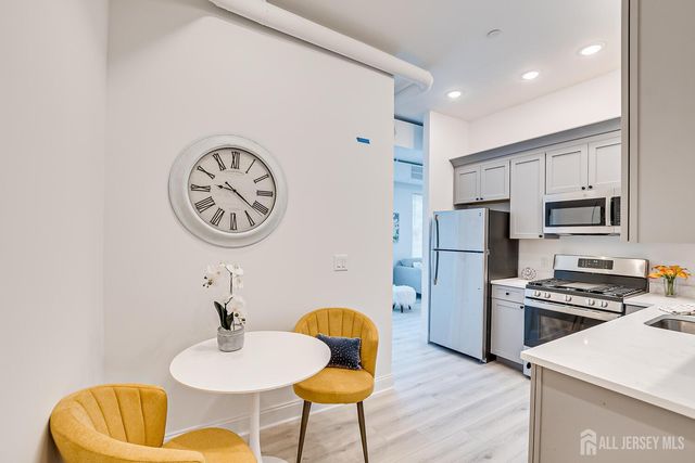 21 Station Place, Metuchen, NJ 08840