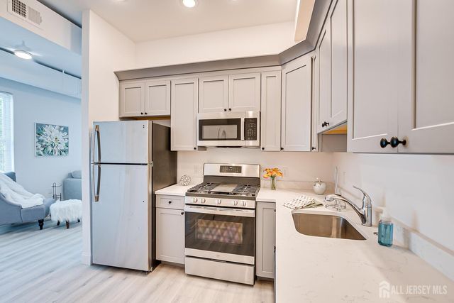 21 Station Place, Metuchen, NJ 08840