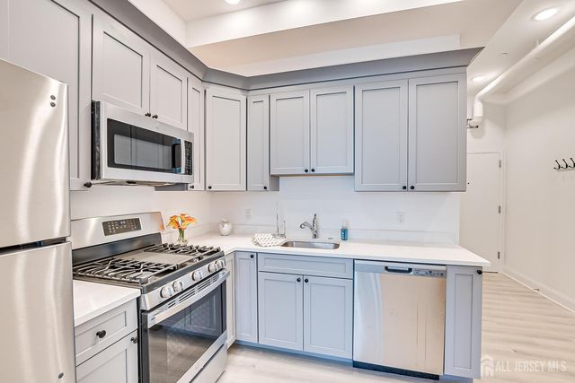 21 Station Place, Metuchen, NJ 08840