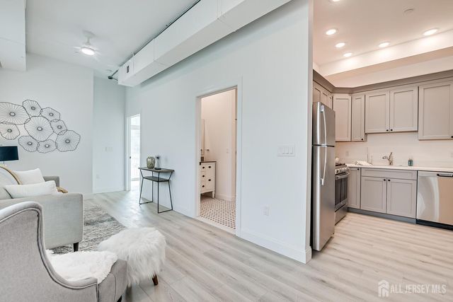 21 Station Place, Metuchen, NJ 08840