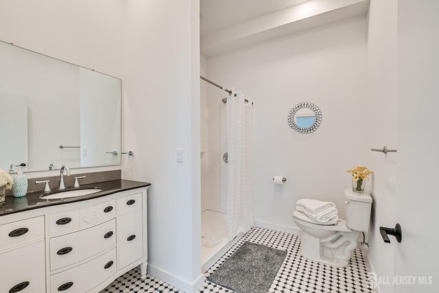 21 Station Place, Metuchen, NJ 08840