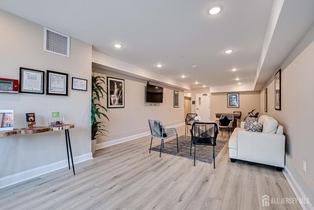 21 Station Place, Metuchen, NJ 08840