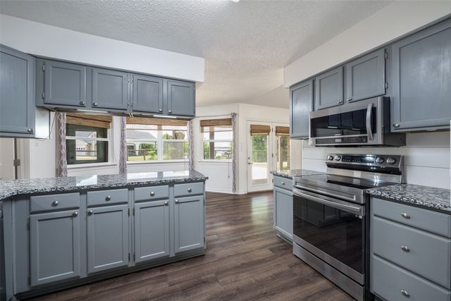 18341 Shore Drive, Kemp, TX 75143