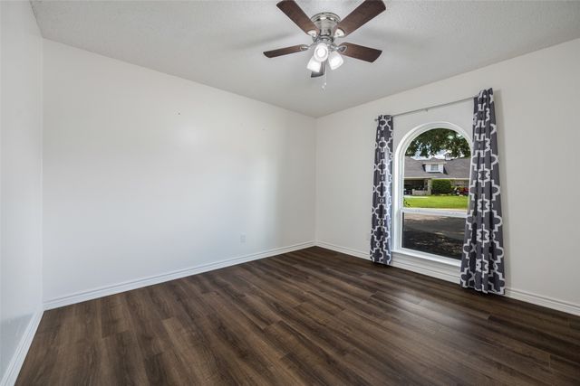 18341 Shore Drive, Kemp, TX 75143