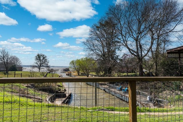 18341 Shore Drive, Kemp, TX 75143